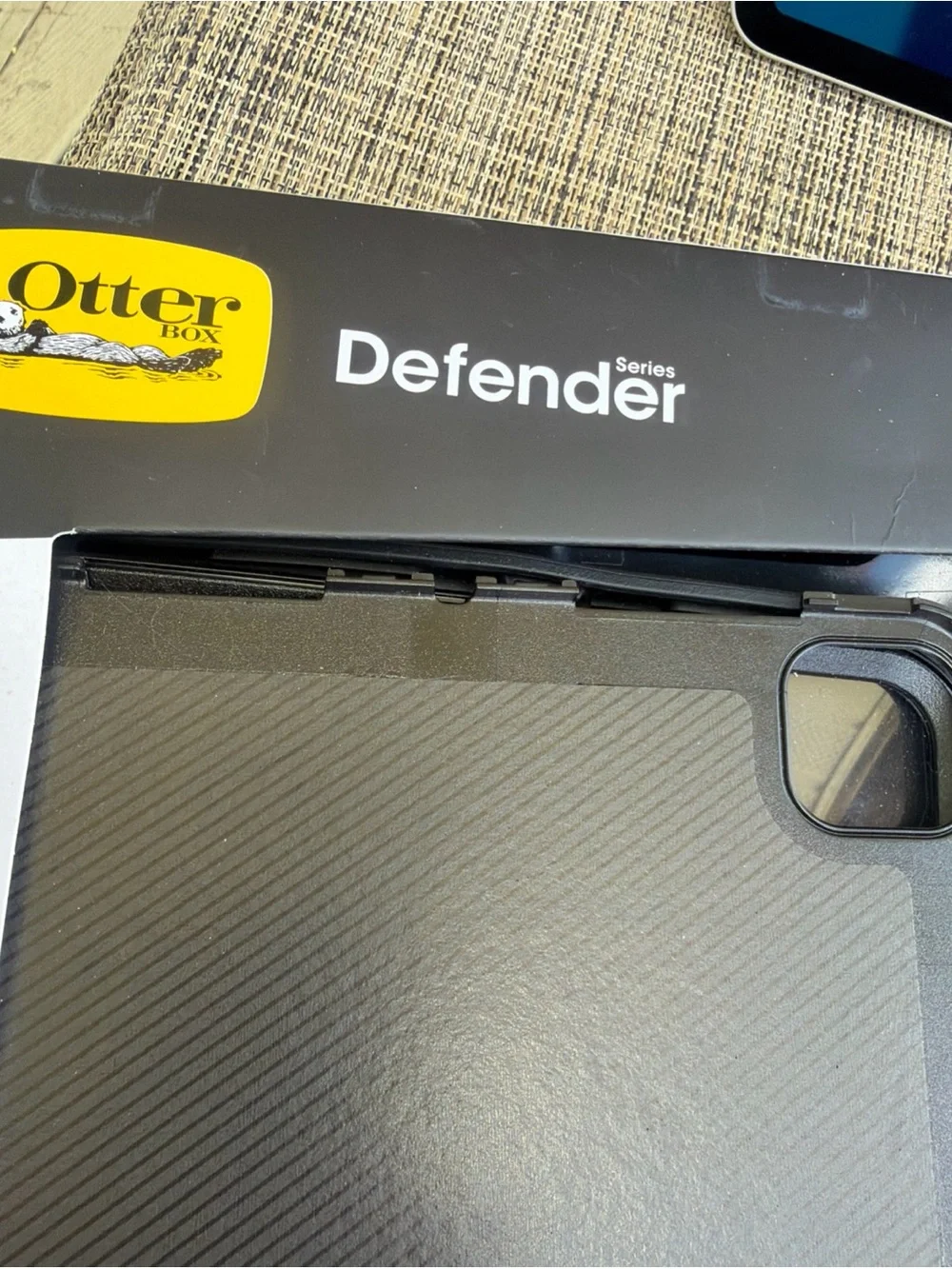 **NEW - no box**OtterBox Defender Series Case for iPad Pro 11-inch — Black
